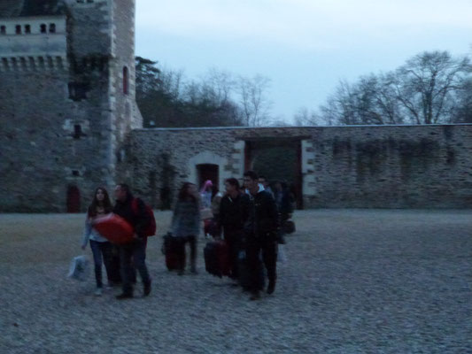 les premiers pedroteños découvrent le château ... 