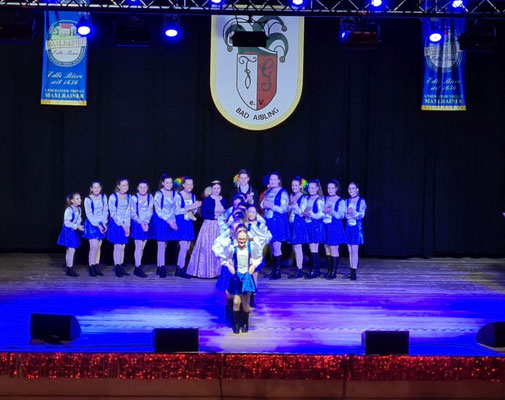 D´Oberlandler Kinder- und Jugendgarde am Tanzfestival in Bad Aibling 2024