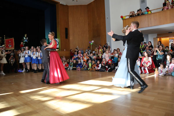Gemischter Prinzenwalzer der Prinzenpaare