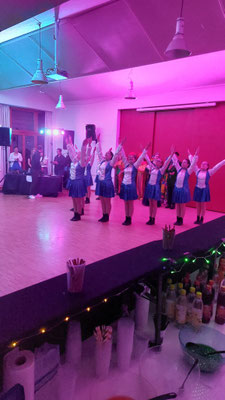 Jugend-Disco in Bad Aibling mit Oberlandler Garde