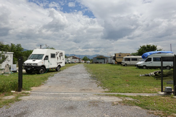 Thessaloniki, Auf dem Campingplatz wieder alles bereitstellen für die Weiterfahrt / At the campground and getting everything ready for the onward journey