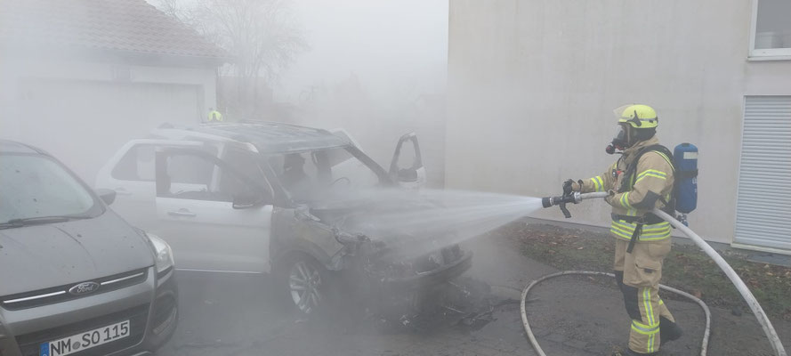 FFW Hohenfels Einsatz brennendes Fahrzeug