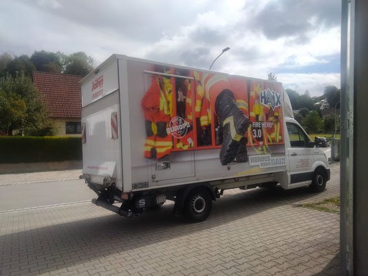 Anlieferung Beladung neues Fahrzeug