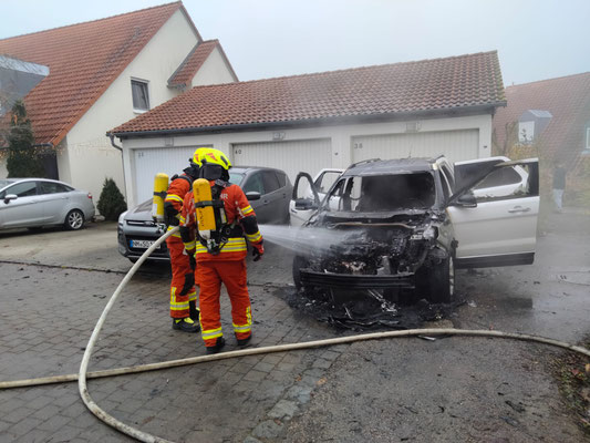 FFW Hohenfels Einsatz brennendes Fahrzeug