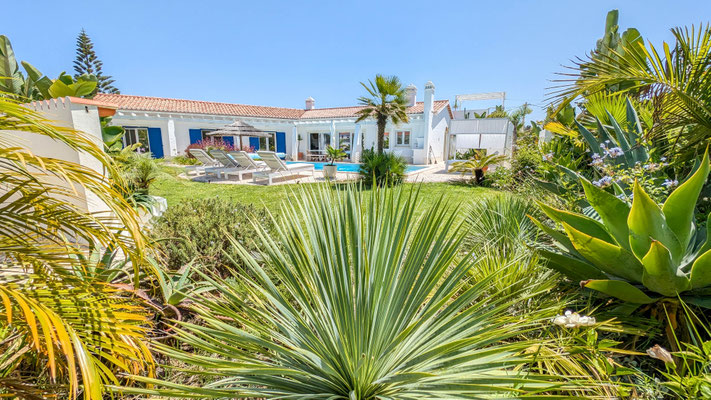 aljezur-algarve-luxury-rental-holiday-villa-with-pool
