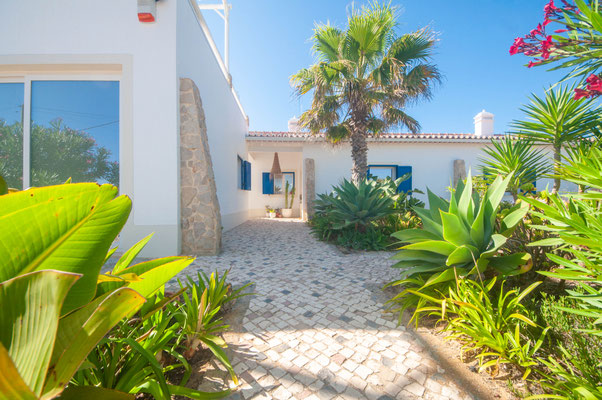 aljezur-algarve-luxury-rental-holiday-villa-with-pool