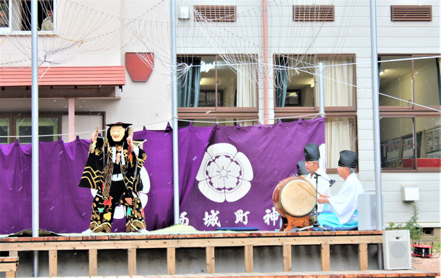大国舞（餠まき）」