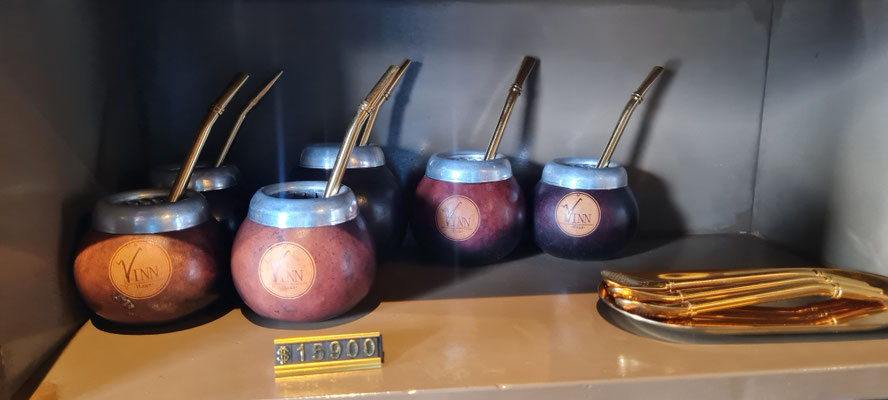 Mate gibts hier überall, in Patagonien sieht man überall Menschen mit den kleinen Bechern umher laufen