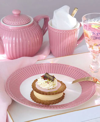 Geschirr in Rosa mit einem Hauch Romantik