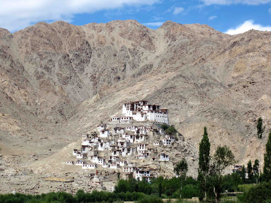 Ladakh ist ein Land der Gompas, wie hier die Klöster genannt werden ...