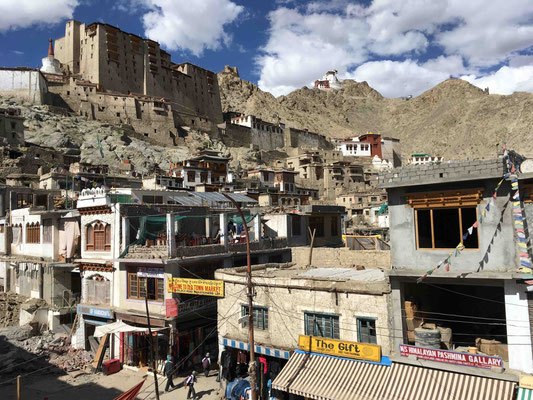 Dreh- und Angelpunkt in Ladakh ist die Hauptstadt Leh – und die liegt auf 3500 Metern Höhe!