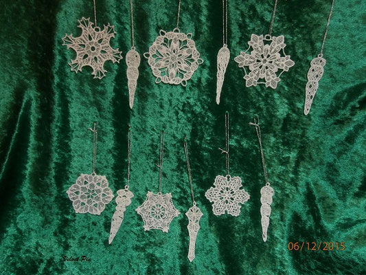 Eiszapfen und Schneeflocken von Embroidery Library