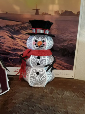 eins meiner Lieblingsdesigns von EL, der Schal ist Handgestrickt