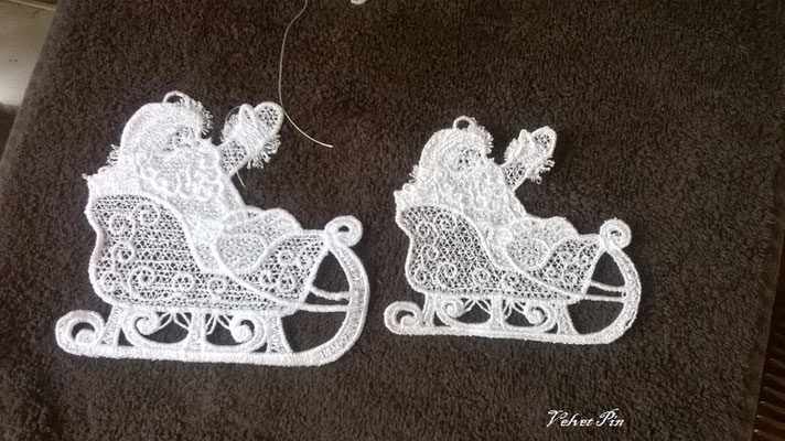 Santa im Schlitten von TM in 2 Größen