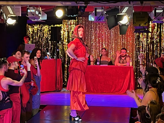 Bild vom letzten Kiki Ball im Theater rote Bühne, Foto: Julia Kempken