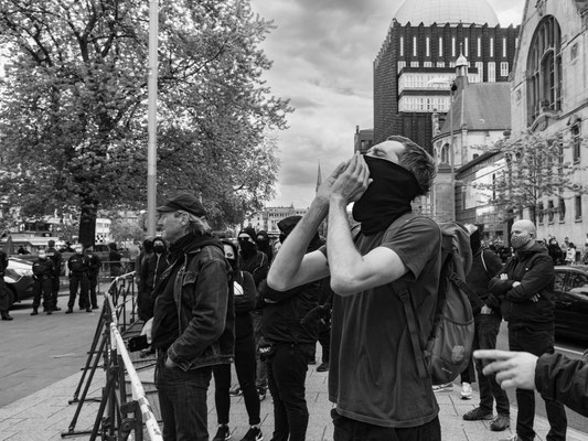 16. Mai 2020 Goseriedeplatz / Linke Gegendemonstanten