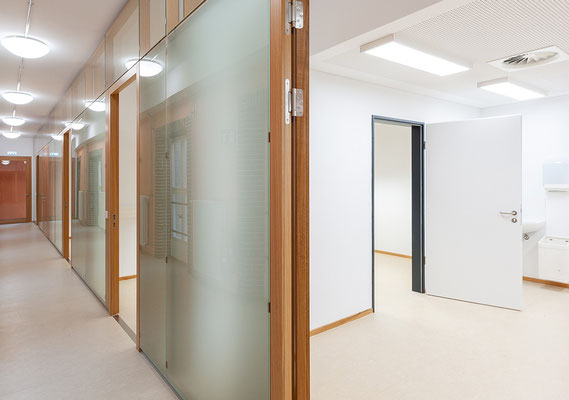 Sanierung und Umnutzung einer historischen Turnhalle zum Nachwuchsleistungszentrum, 1. OG, Blick in die Räume