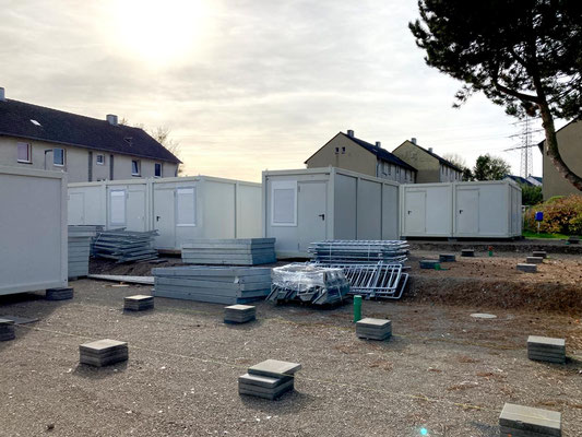 473_Übergangsunterkunft Kelmesberg Kupferstadt Stolberg, Interim I in der Morgensonne