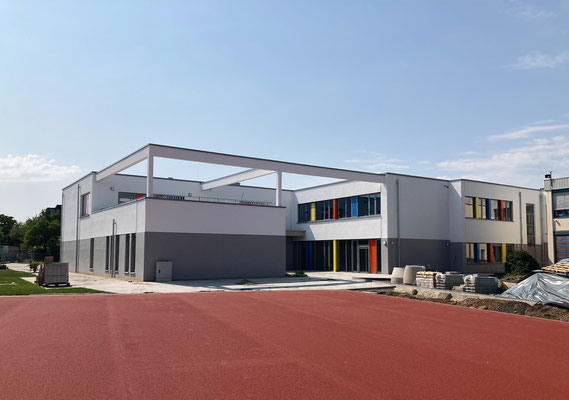 Generalplanung zur Erweiterung Josef-Schaeben-Grundschule Weilerswist, Ansicht vom Sportplatz aus