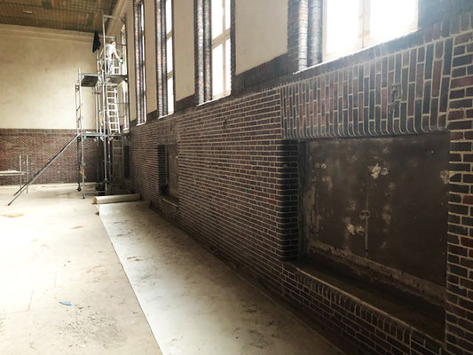 Sanierung und Umnutzung einer historischen Turnhalle zum Nachwuchsleistungszentrum, Bestandsgebäude, Halle in der Bauphase