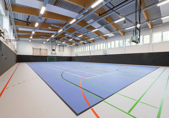 Neubau Einfeld-Sporthalle Neunkirchen-Seelscheid, seitlicher Blick in die Sporthalle