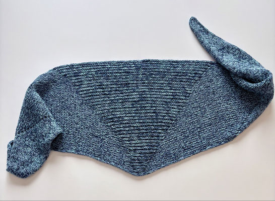 Tuch "Lille Kolding" von ChrisBerlin aus "Südsee" / Tuch gestrickt und fotografiert von Katja Manthey-Scholz