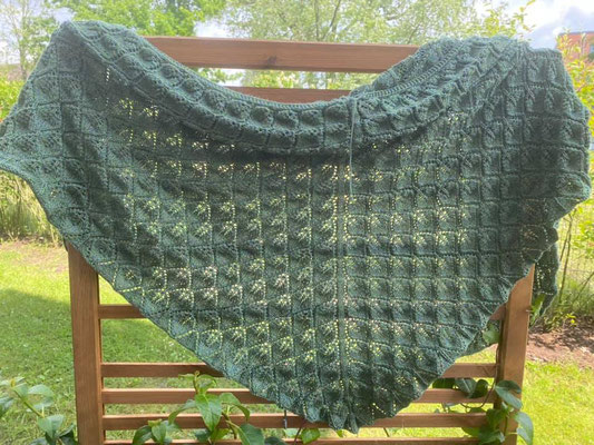 Tuch "Sage Dream" von Drops Design Garnstudio / 1850m / Tuch gestrickt und fotografiert von Tanja Radke