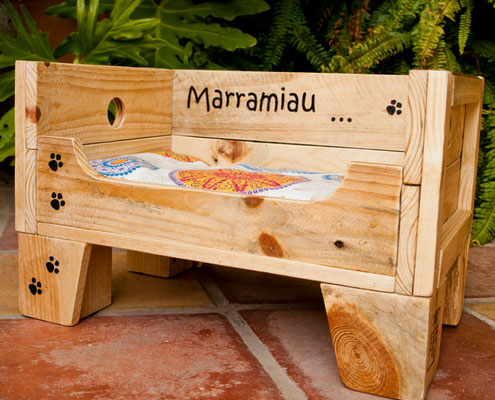 Cama para gatos Momo. Repuntomadera.