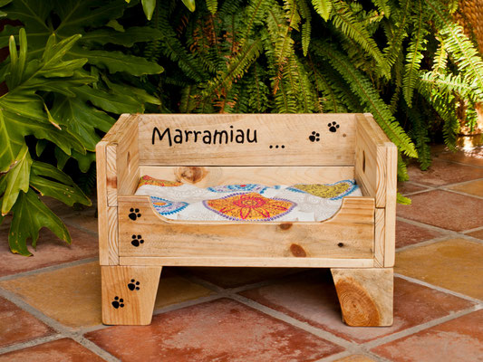 Cama para gatos Momo. Repuntomadera.