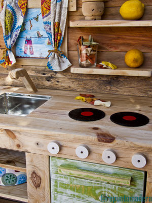 Cocinita infantil. Repuntomadera.