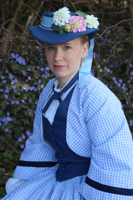 Krinoline Walkingdress mit passendem Hut