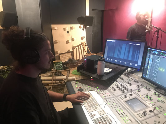 Bruitage avec Jean-Baptiste Cornier et Jordan Trolho chez ANATOLE studio à Lyon.