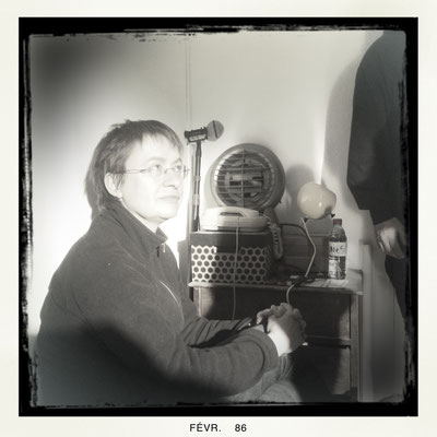 Emmanuelle Villard (ingénieure du son). Décor appartement.