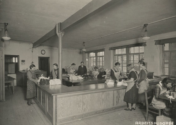 Bildquelle: "Johannes Richter. Handschuhfabriken, Limbach. Mühlau" Limbach, ca. 1930
