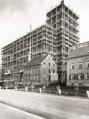 Bildquelle: "Die Romantik des Strumpfes", Förster & Borries, Zwickau, 1930