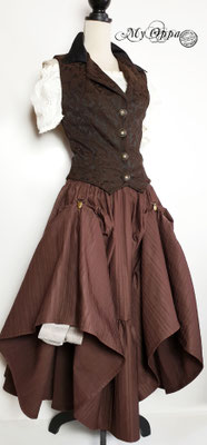 Ensemble steampunk My Oppa, gilet baroque brocart avec boutonnage, jupe relevable longue marron, chemise sur épaules