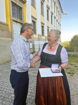 Bgm. Manfred Fenster aus Dimbach gratuliert. Foto: privat