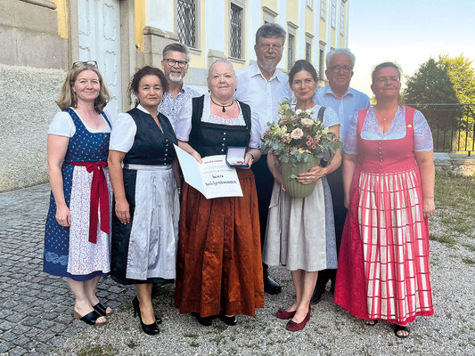 Herta Heiligenbrunner mit den  Gratulanten. Foto: privat