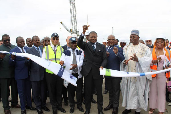 Inauguration officielle du nouveau quai polyvalent par le ministre des Transports, Jean Ernest Ngallé Bibehé