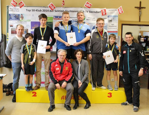 Beim 34. Sierndorfer Tischtennisturnier 2014 durfte sich Josef über den 3. Platz im Familiendoppel mit Benjamin freuen.