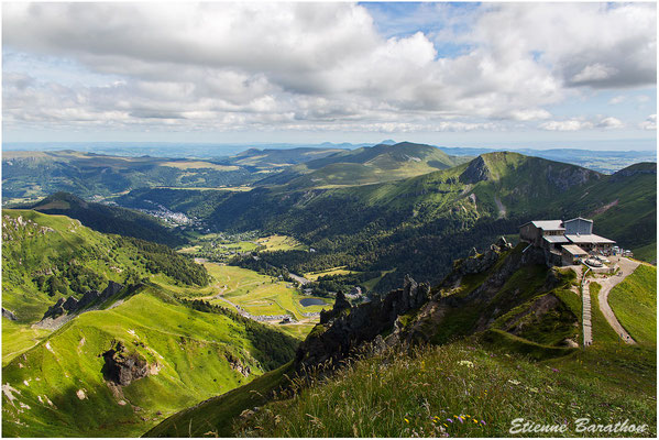 vallée du Mont Dore et gare téléphérique sommet, massif du Sancy, Puy de Dôme