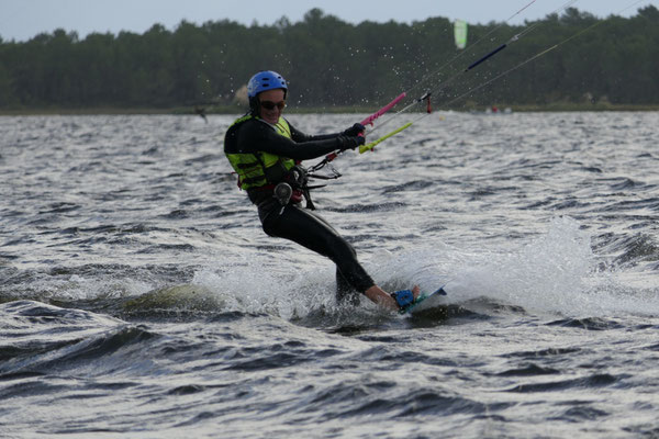 kitesurf sur le lac de lacanau