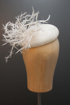 Brautkopfschmuck, Fascinator für die Hochzeit mit Federn