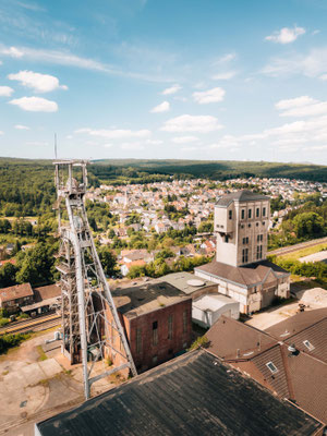 Hammerkopf-Förderturm Schacht IV und Förderturm Schacht II - Grube Camphausen