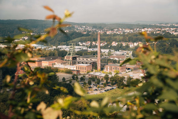 Blick von der Halde auf die Tagesanlage - Erlebnisort Reden