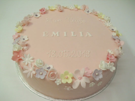 Tauftorte rosa mit Blümchen