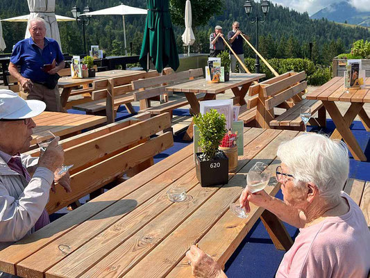 Eröffnung mit Alphorn Ruedi + Eugen