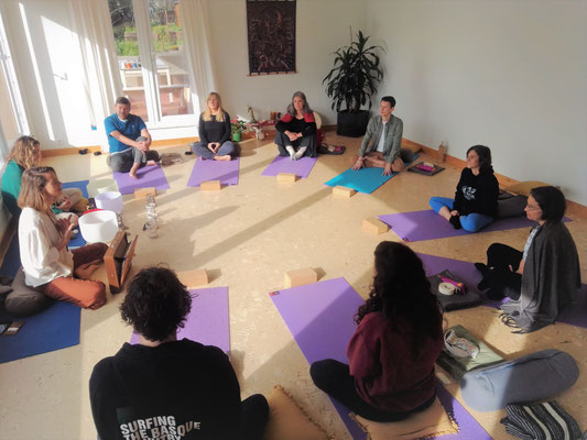 Yoga, Be Yourself, Expressão Autêntica, Nutrir, Lina Afonso, estúdio de corpo e alma, Dança, Movimento Livre, Círculo Partilha, Celebrar, Consciência, Malveira da Serra, Body and Soul Weekend, Fim de semana de corpo e alma