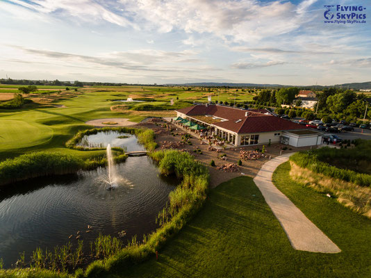 Abendstimmung Clubhaus Golfplatz