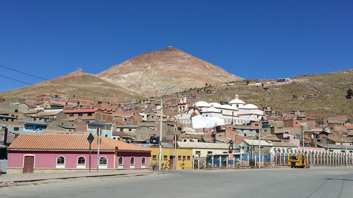 Potosi die Stadt mit den Silberminen. Angeblich die höchstgelegenste Stadt der Welt auf 4'000 m.ü.m.